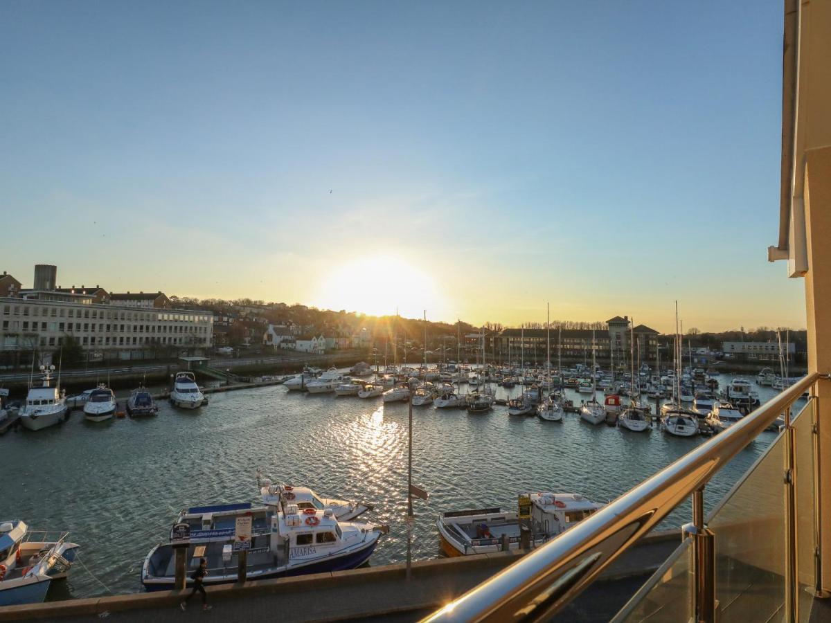 דירות וויימות' Harbourside Haven Penthouse 1 מראה חיצוני תמונה